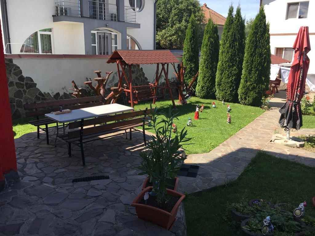 Pensiunea D&D Făgăraş Kültér fotó